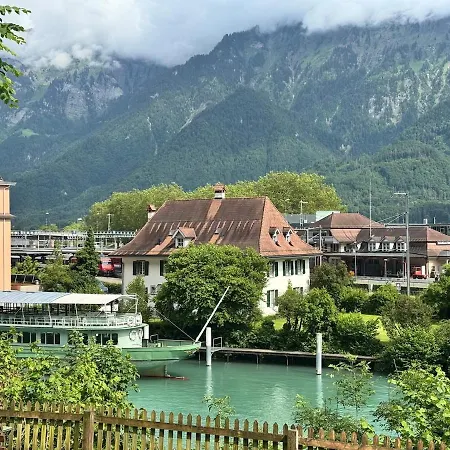 River-2 With Iconic Jungfraujoch View 因特拉肯